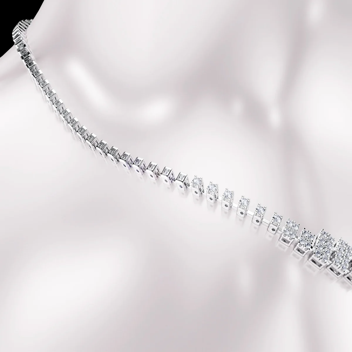 Detail of the chain transitioning from single settings to pavé links